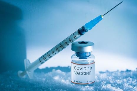 L’obligation de prendre le vaccin contre la Covid-19 sera levée aux USA le 11 mai prochain