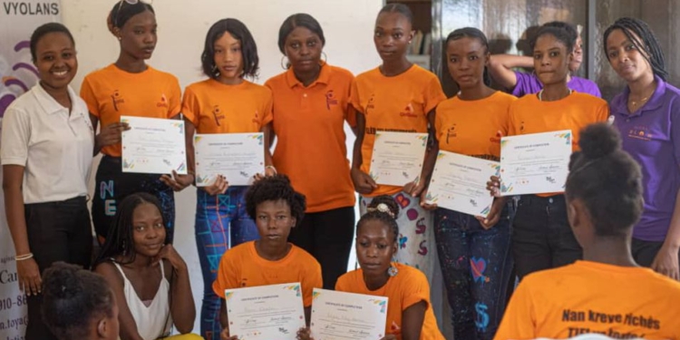 GIRL SOLVE : La Fondation TOYA renforce les capacités des jeunes filles