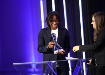 Melchie Dumornay nommée révélation de la saison 2022-2023 dans la D1 Arkema