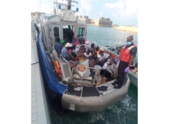 Gadkòt Turks ak Caicos kenbe 30 ayisyen ki t ap antre sou teritwa yo a san papye