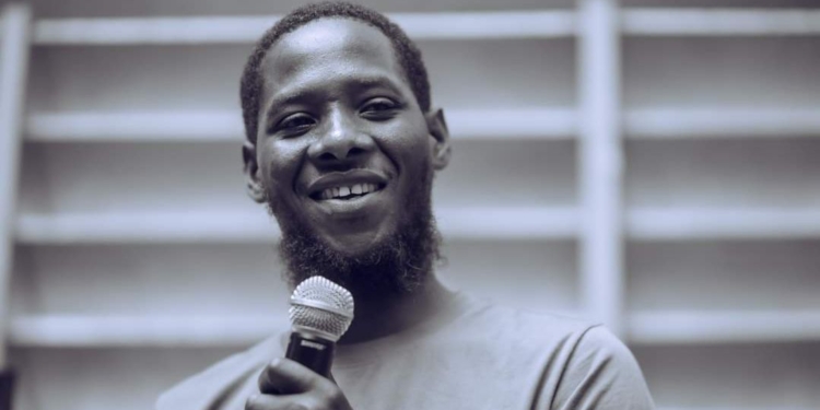 Certyl Rémy vendait des cigarettes pour payer ses études, le voilà programmeur en informatique