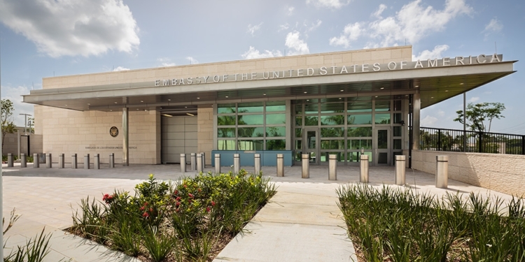 Anbasad ameriken nan Sendomeng arete 23 dominiken ki t al mande viza